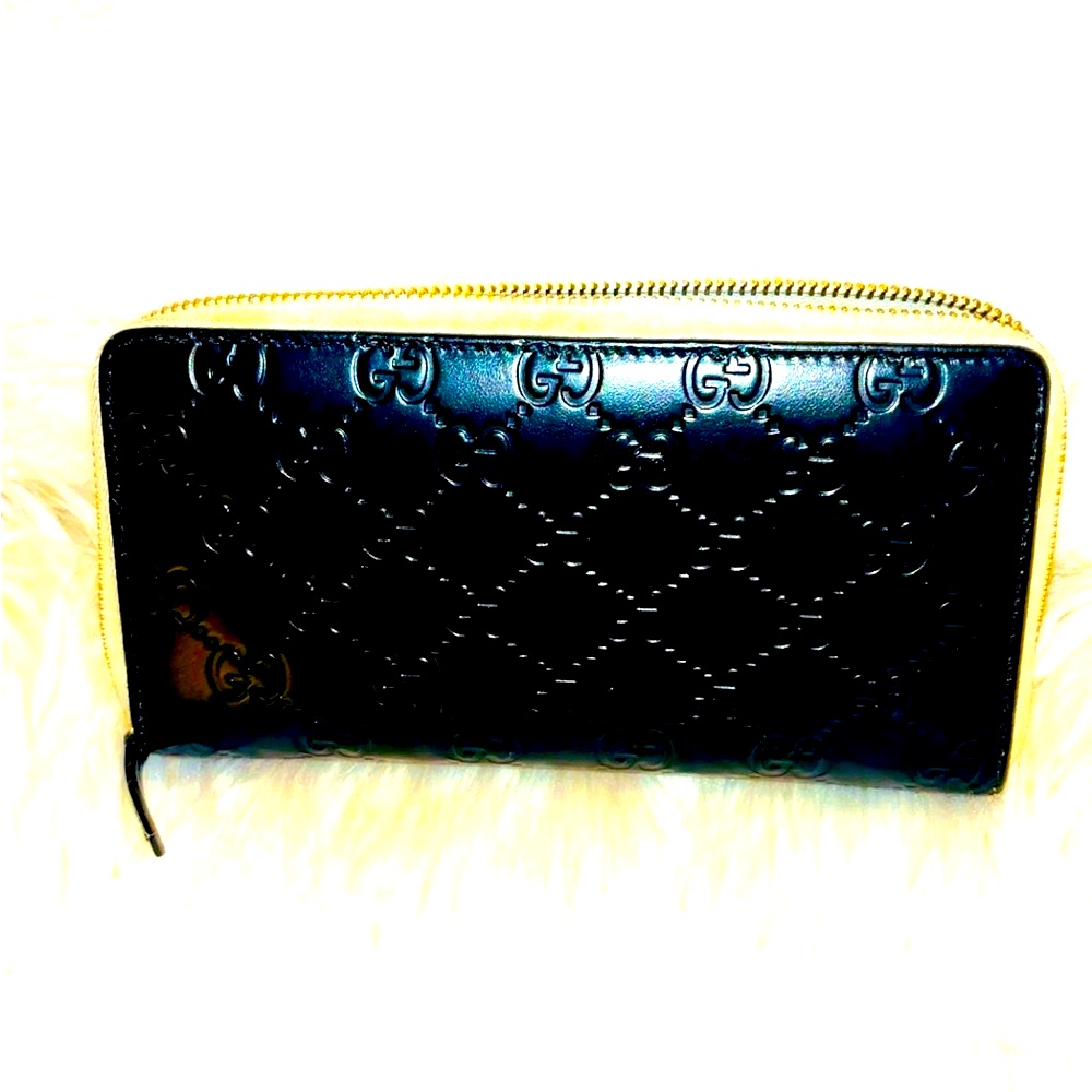 Authentic Ultra Rare Gucci Leather Wallet